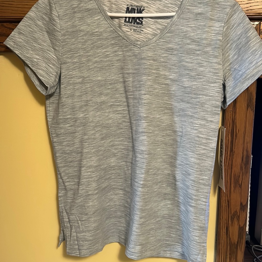 Muk Luks bee neck tee